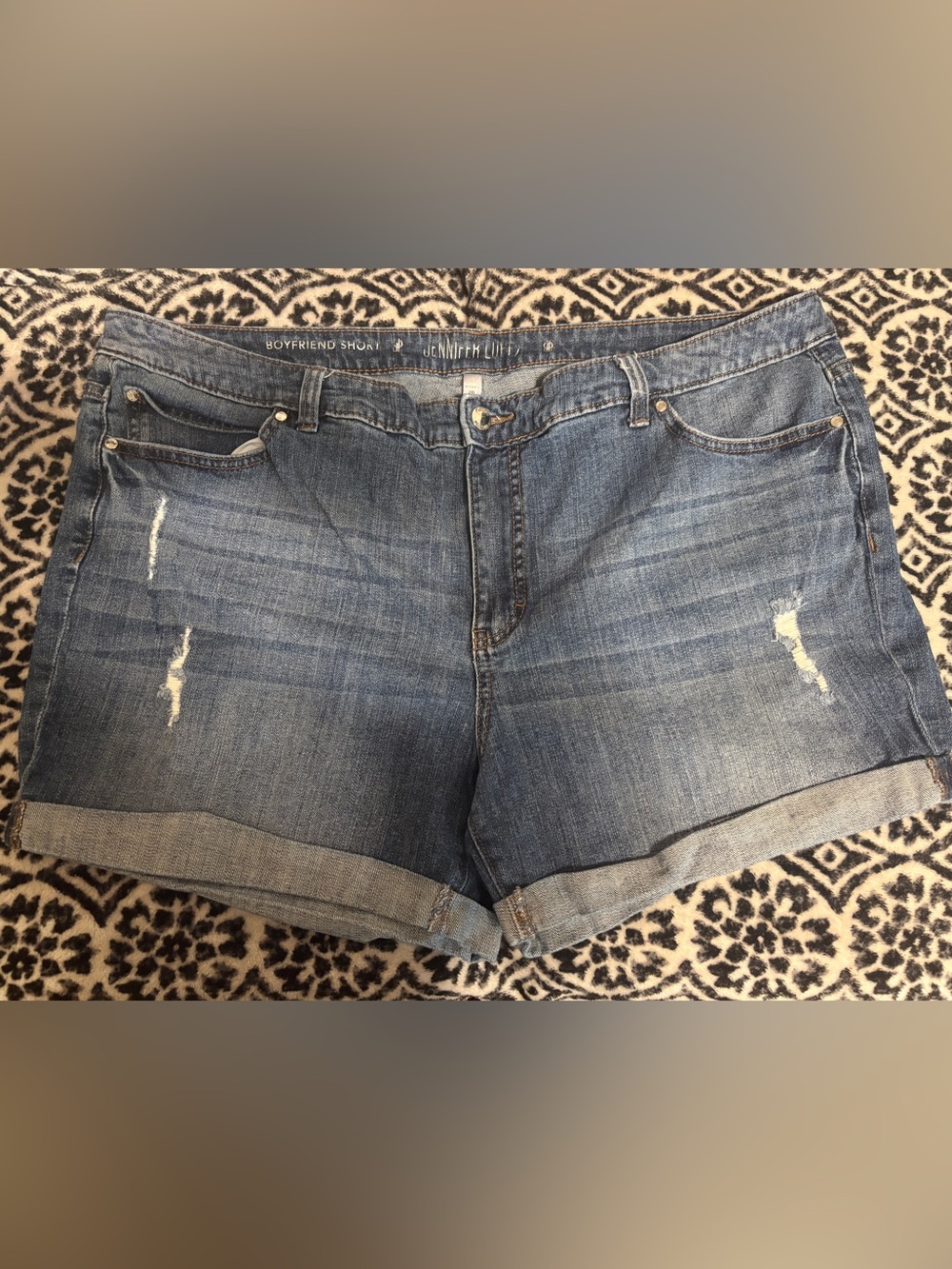 Jennifer Lopez Distressed Cuffed Denim Shorts - Blue Size 20